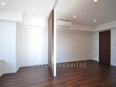 Bedroom ※Photo of the same layout on 15 floor. Decoration and fixture may differ.