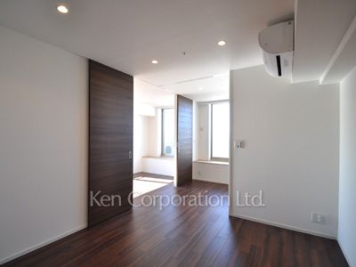 Bedroom ※Photo of the same layout on 15 floor. Decoration and fixture may differ.