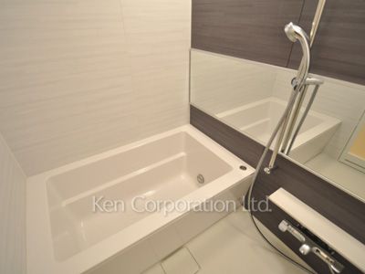 Bath ※Photo of the same layout on 15 floor. Decoration and fixture may differ.