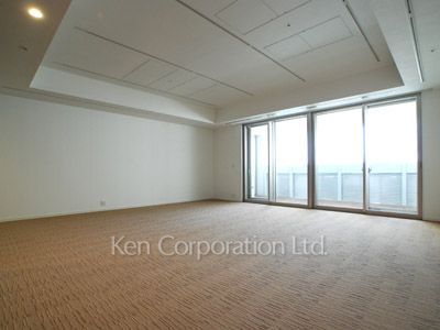 Living-Dining ※Photo of the same layout on 10 floor. Decoration and fixture may differ.