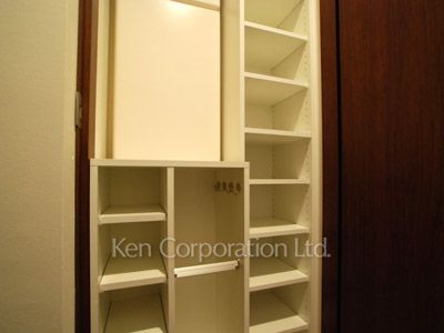 Shoes Closet ※Photo of the same layout on 10 floor. Decoration and fixture may differ.