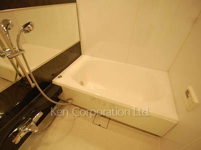 Bath ※Photo of the same layout on 19 floor. Decoration and fixture may differ.