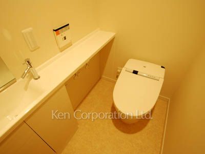 Lavatory ※Photo of the same layout on 19 floor. Decoration and fixture may differ.