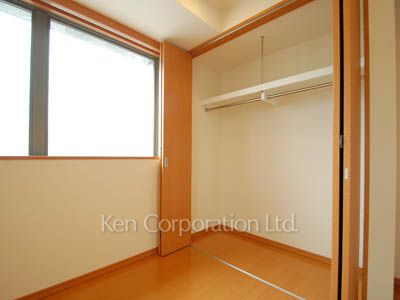 Closet ※Photo of the same layout on 19 floor. Decoration and fixture may differ.