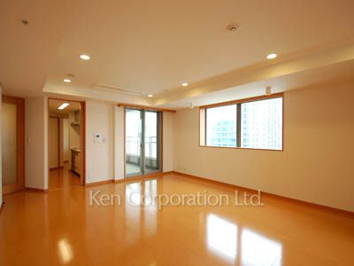 Living-Dining ※Photo of the same layout on 19 floor. Decoration and fixture may differ.