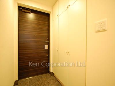 Entrance ※Photo of the same layout on 19 floor. Decoration and fixture may differ.