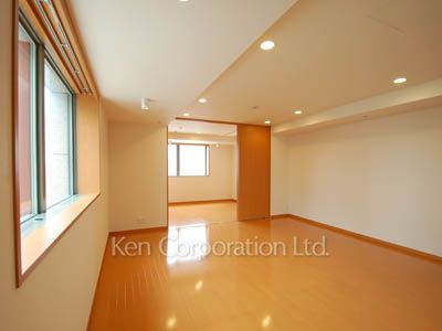Living-Dining ※Photo of the same layout on 19 floor. Decoration and fixture may differ.