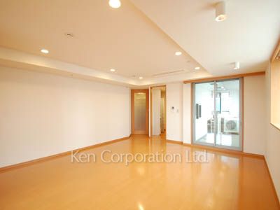 Living-Dining ※Photo of the same layout on 19 floor. Decoration and fixture may differ.