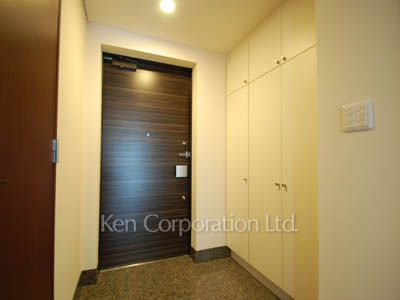 Entrance ※Photo of the same layout on 19 floor. Decoration and fixture may differ.