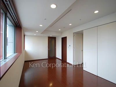 Living-Dining ※Photo of the same layout on 19 floor. Decoration and fixture may differ.