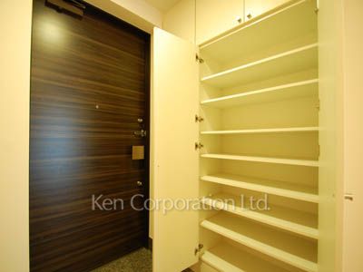Closet ※Photo of the same layout on 19 floor. Decoration and fixture may differ.