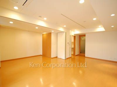 Living-Dining ※Photo of the same layout on 19 floor. Decoration and fixture may differ.