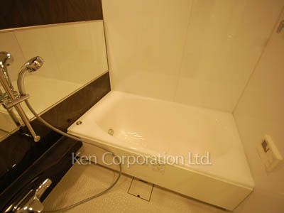 Bath ※Photo of the same layout on 19 floor. Decoration and fixture may differ.