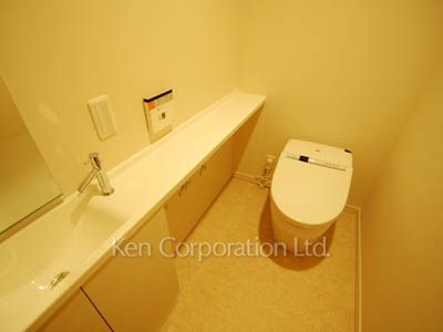 Lavatory ※Photo of the same layout on 19 floor. Decoration and fixture may differ.