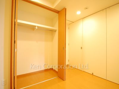 Closet ※Photo of the same layout on 19 floor. Decoration and fixture may differ.