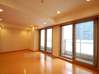 Living-Dining ※Photo of the same layout on 19 floor. Decoration and fixture may differ.
