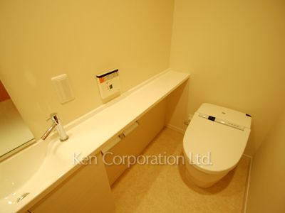 Lavatory ※Photo of the same layout on 19 floor. Decoration and fixture may differ.