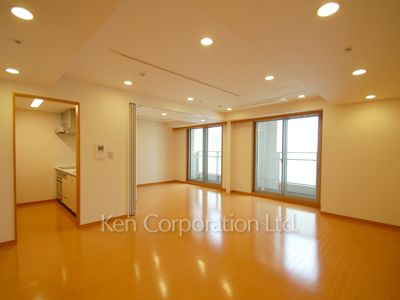 Living-Dining ※Photo of the same layout on 19 floor. Decoration and fixture may differ.