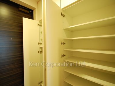 Closet ※Photo of the same layout on 19 floor. Decoration and fixture may differ.