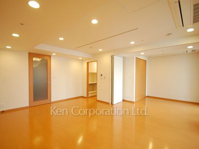 Living-Dining ※Photo of the same layout on 19 floor. Decoration and fixture may differ.