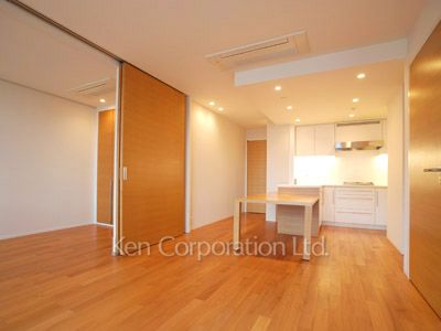 Living-Dining ※Photo of the same layout on 8 floor. Decoration and fixture may differ.