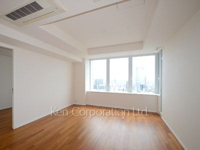 Living-Dining ※Photo of the same layout on 30 floor. Decoration and fixture may differ.