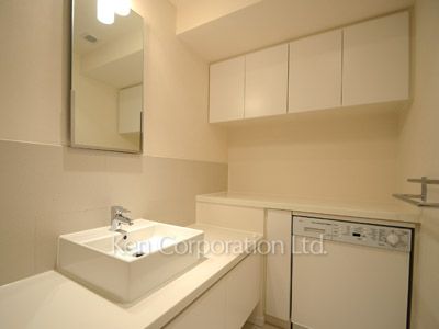Powder Room ※Photo of the same layout on 30 floor. Decoration and fixture may differ.