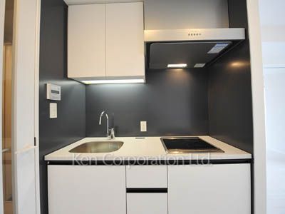 Kitchen ※Photo of the same layout on 9 floor. Decoration and fixture may differ.