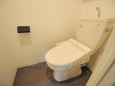 Lavatory ※Photo of the same layout on 9 floor. Decoration and fixture may differ.