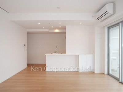 Living-Dining ※Photo of the same layout on 12 floor. Decoration and fixture may differ.