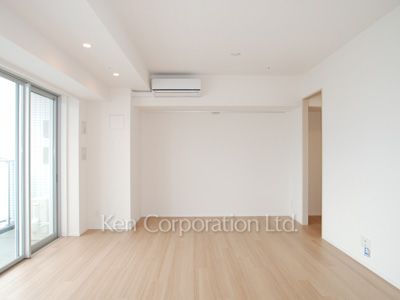 Living-Dining ※Photo of the same layout on 12 floor. Decoration and fixture may differ.