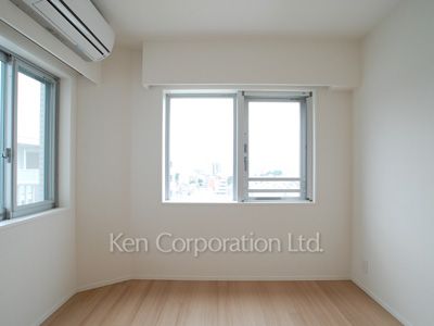 Bedroom ※Photo of the same layout on 12 floor. Decoration and fixture may differ.