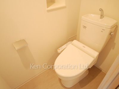 Lavatory ※Photo of the same layout on 12 floor. Decoration and fixture may differ.