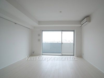 Living-Dining ※Photo of the same layout on 4 floor. Decoration and fixture may differ.