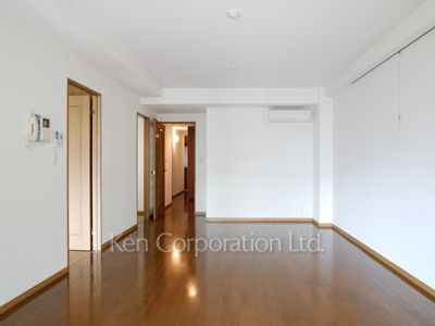 Living-Dining ※Photo of the same layout on 2 floor. Decoration and fixture may differ.