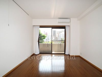 Bedroom ※Photo of the same layout on 2 floor. Decoration and fixture may differ.