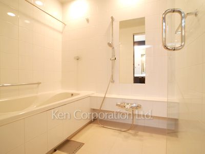 Bath ※Photo of the same layout on 2 floor. Decoration and fixture may differ.