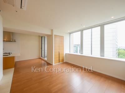 Living-Dining ※Photo of the same layout on 11 floor. Decoration and fixture may differ.