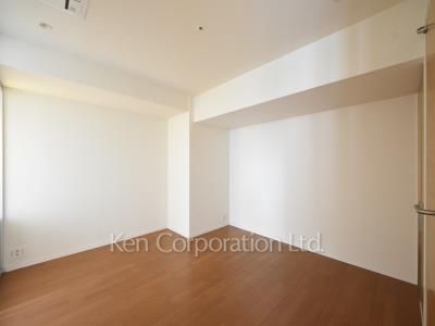 Bedroom ※Photo of the same layout on 11 floor. Decoration and fixture may differ.