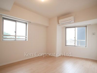 Bedroom ※Photo of the same layout on 5 floor. Decoration and fixture may differ.