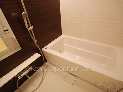 Bath ※Photo of the same layout on 5 floor. Decoration and fixture may differ.