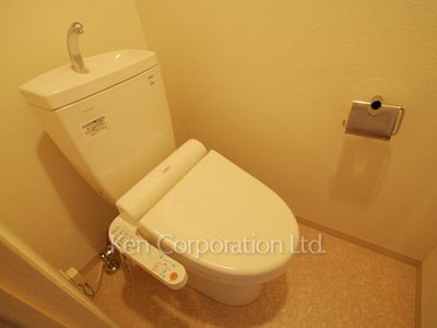 Lavatory ※Photo of the same layout on 5 floor. Decoration and fixture may differ.