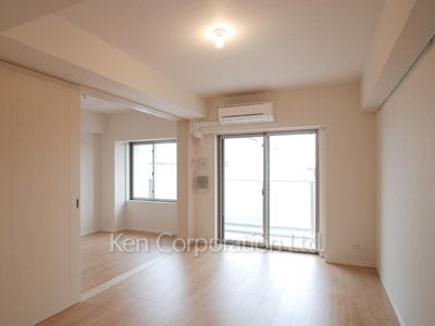 Living-Dining ※Photo of the same layout on 7 floor. Decoration and fixture may differ.