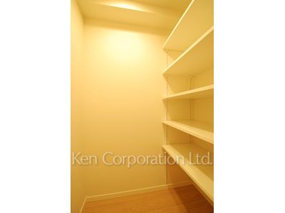 Storage ※Photo of the same layout on 7 floor. Decoration and fixture may differ.