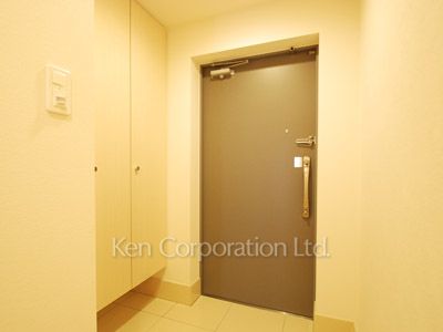 Entrance ※Photo of the same layout on 7 floor. Decoration and fixture may differ.