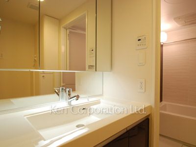 Powder Room ※Photo of the same layout on 7 floor. Decoration and fixture may differ.