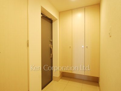 Entrance ※Photo of the same layout on 6 floor. Decoration and fixture may differ.