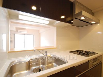 Kitchen ※Photo of the same layout on 6 floor. Decoration and fixture may differ.