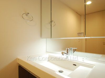 Powder Room ※Photo of the same layout on 6 floor. Decoration and fixture may differ.
