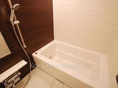 Bath ※Photo of the same layout on 6 floor. Decoration and fixture may differ.